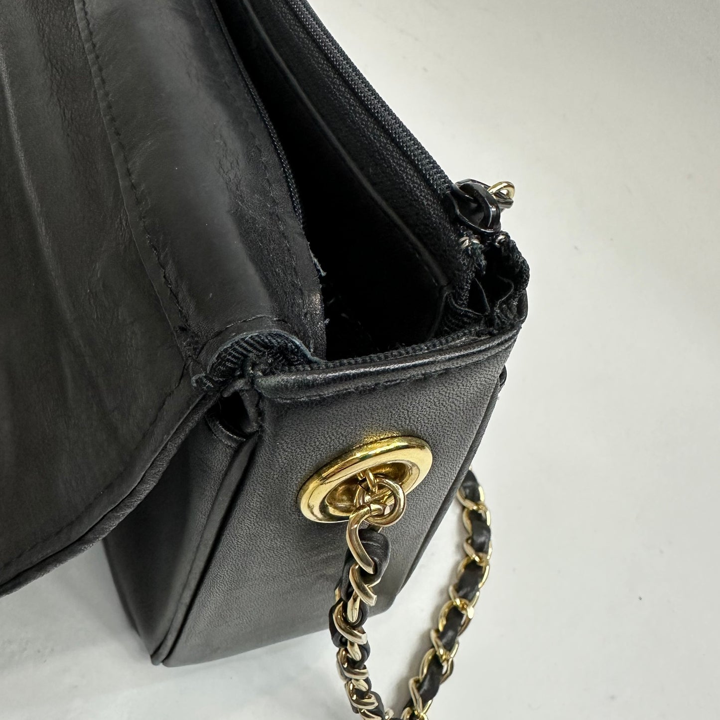 Vintage Moschino Heart Quilted Lambskin Chain Bag