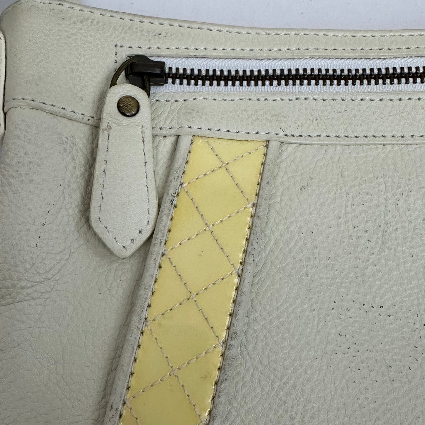 Vintage Burberry White Leather Baguette Bag