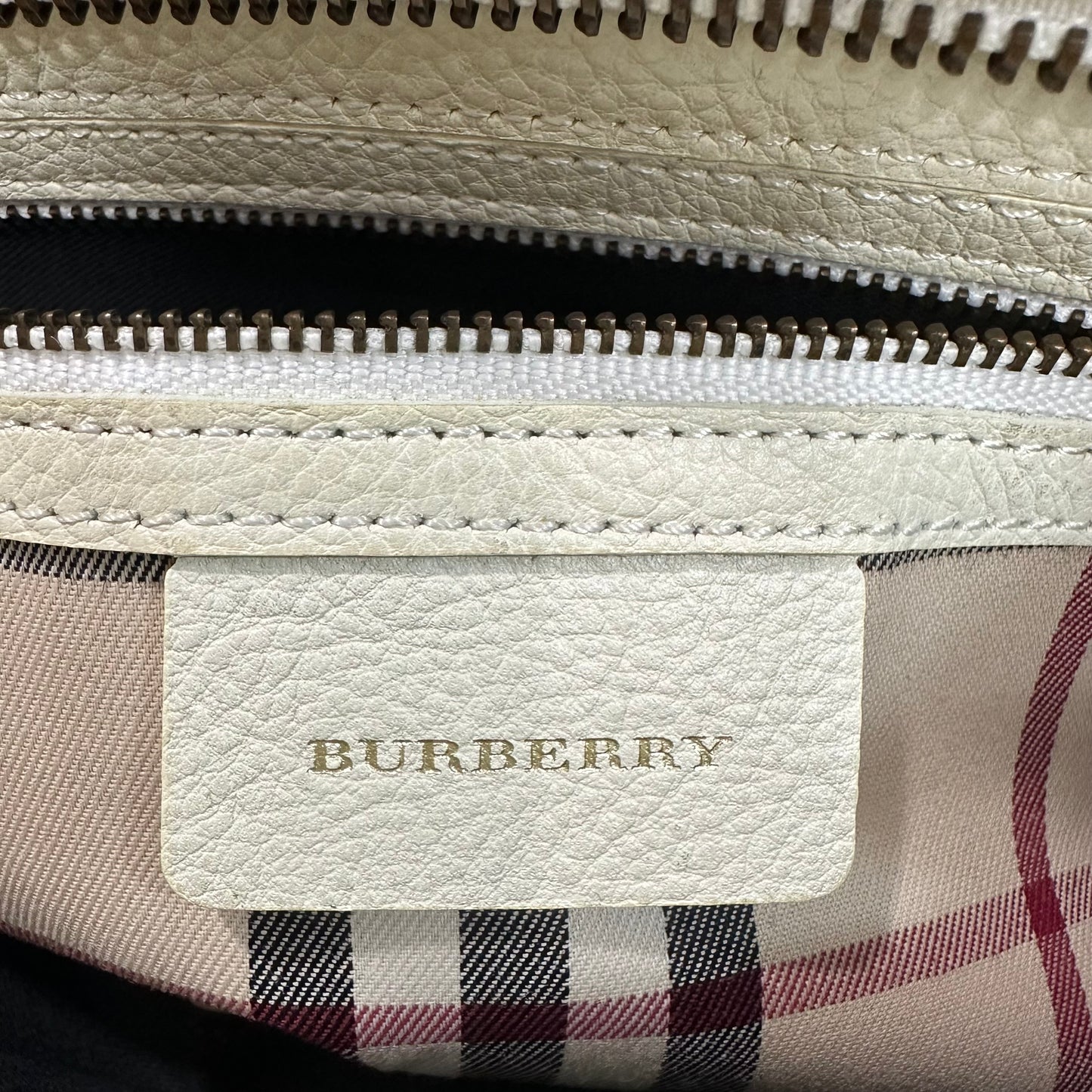 Vintage Burberry White Leather Baguette Bag