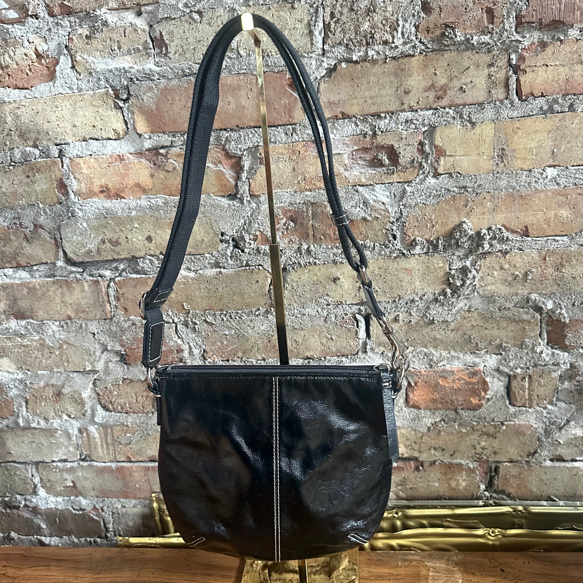 Vintage Coach F42833 Soho Pleated Black Patent Leather Swingpack Crossbody Bag