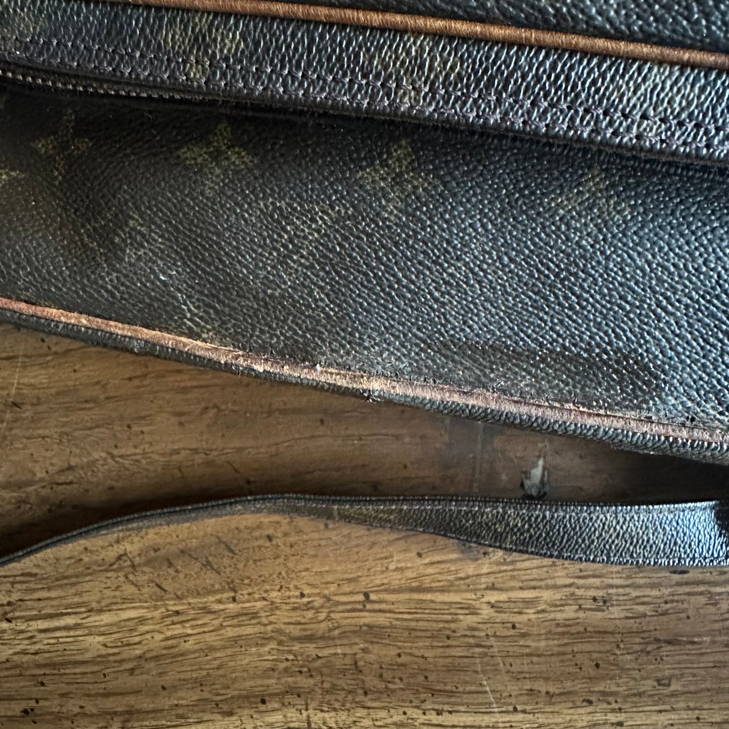 Vintage Louis Vuitton 2000 Monogram Nile Shoulder Bag