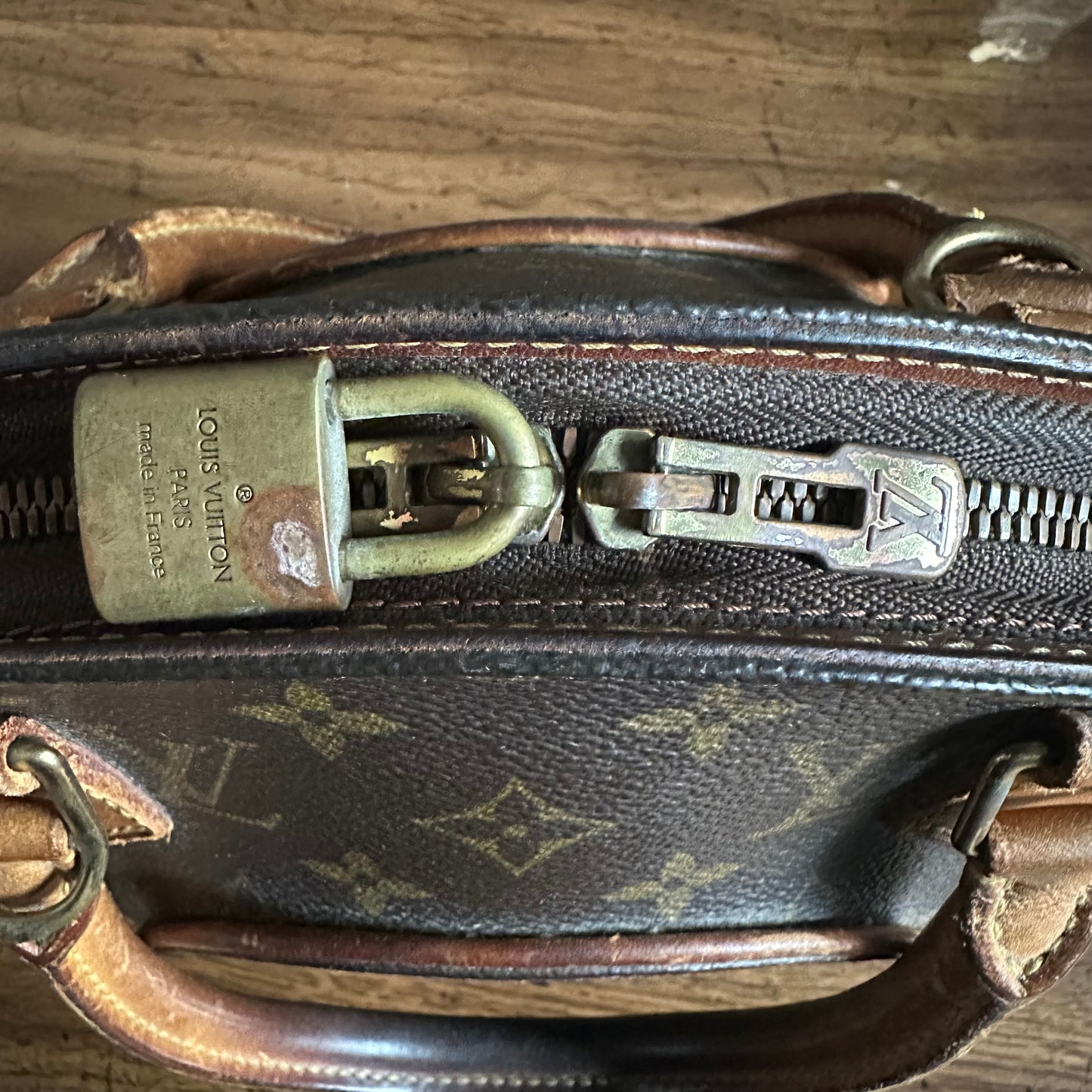 Vintage Louis Vuitton 1997 Monogram Ellipse PM Bag