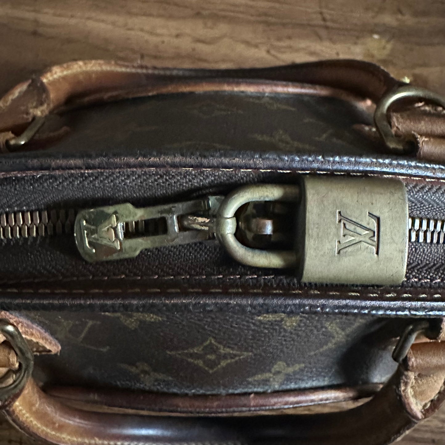 Vintage Louis Vuitton 1997 Monogram Ellipse PM Bag