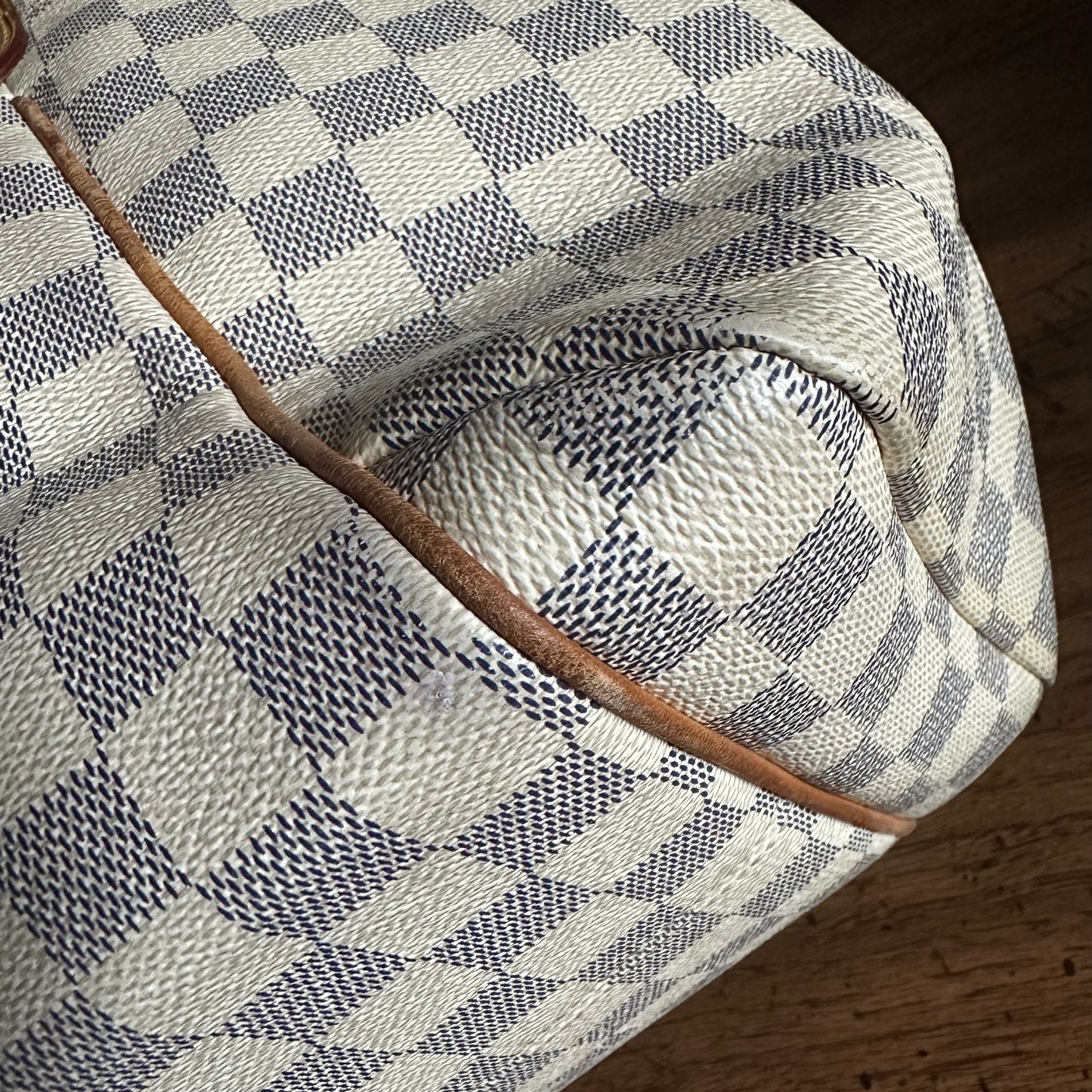 Louis Vuitton Damier Azur Totally MM Tote Bag