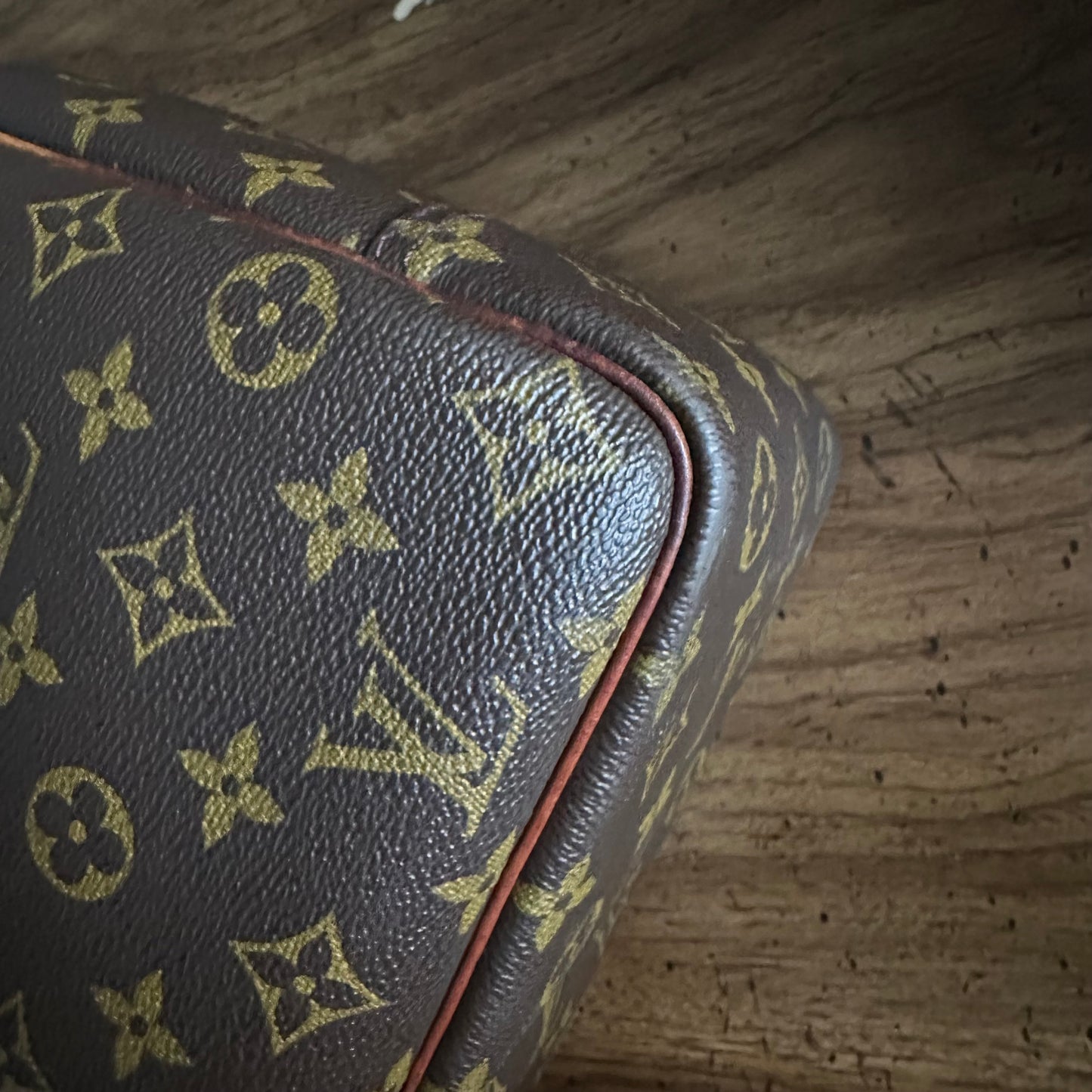 Vintage Louis Vuitton Deauville Bag