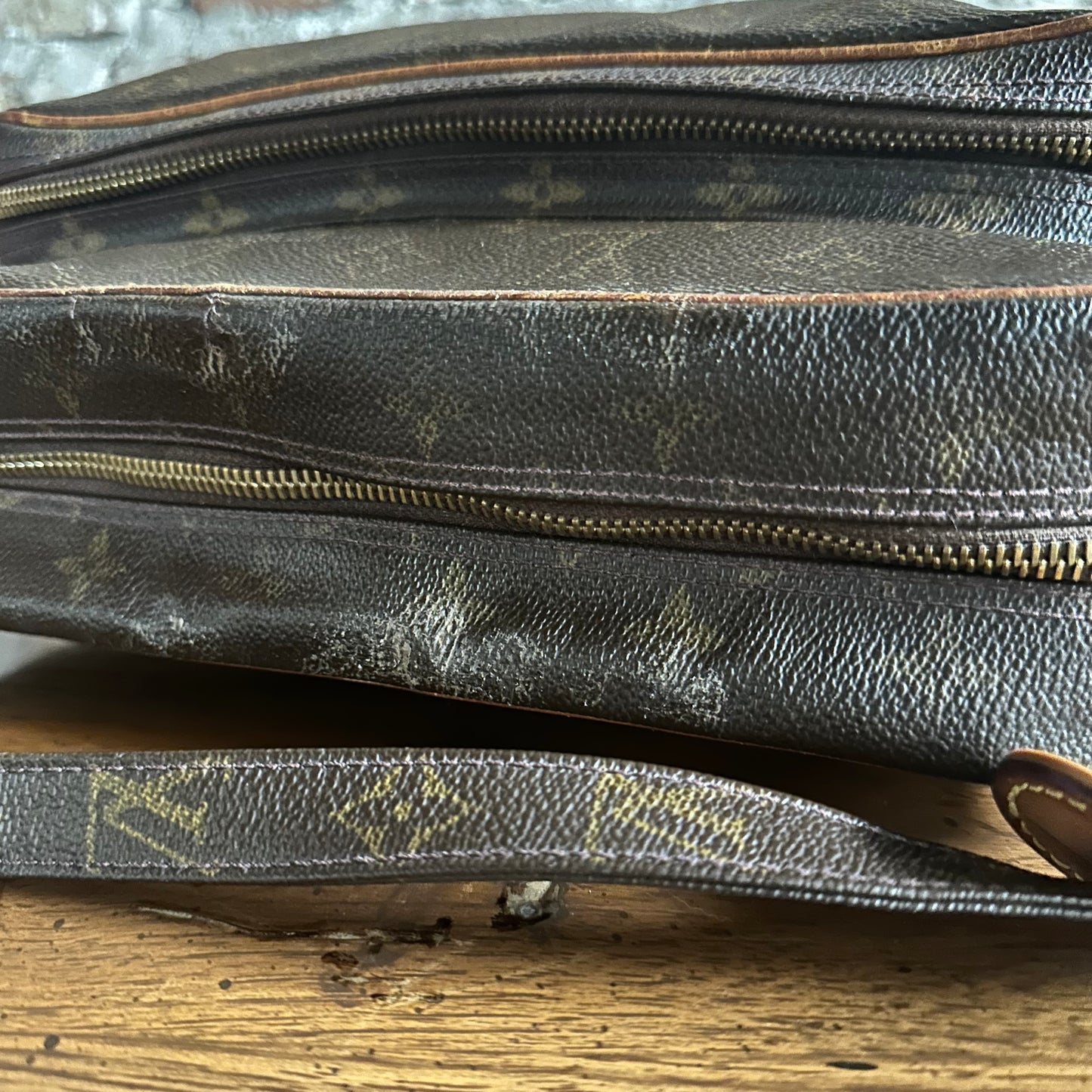 Vintage Louis Vuitton 2000 Monogram Nile Shoulder Bag