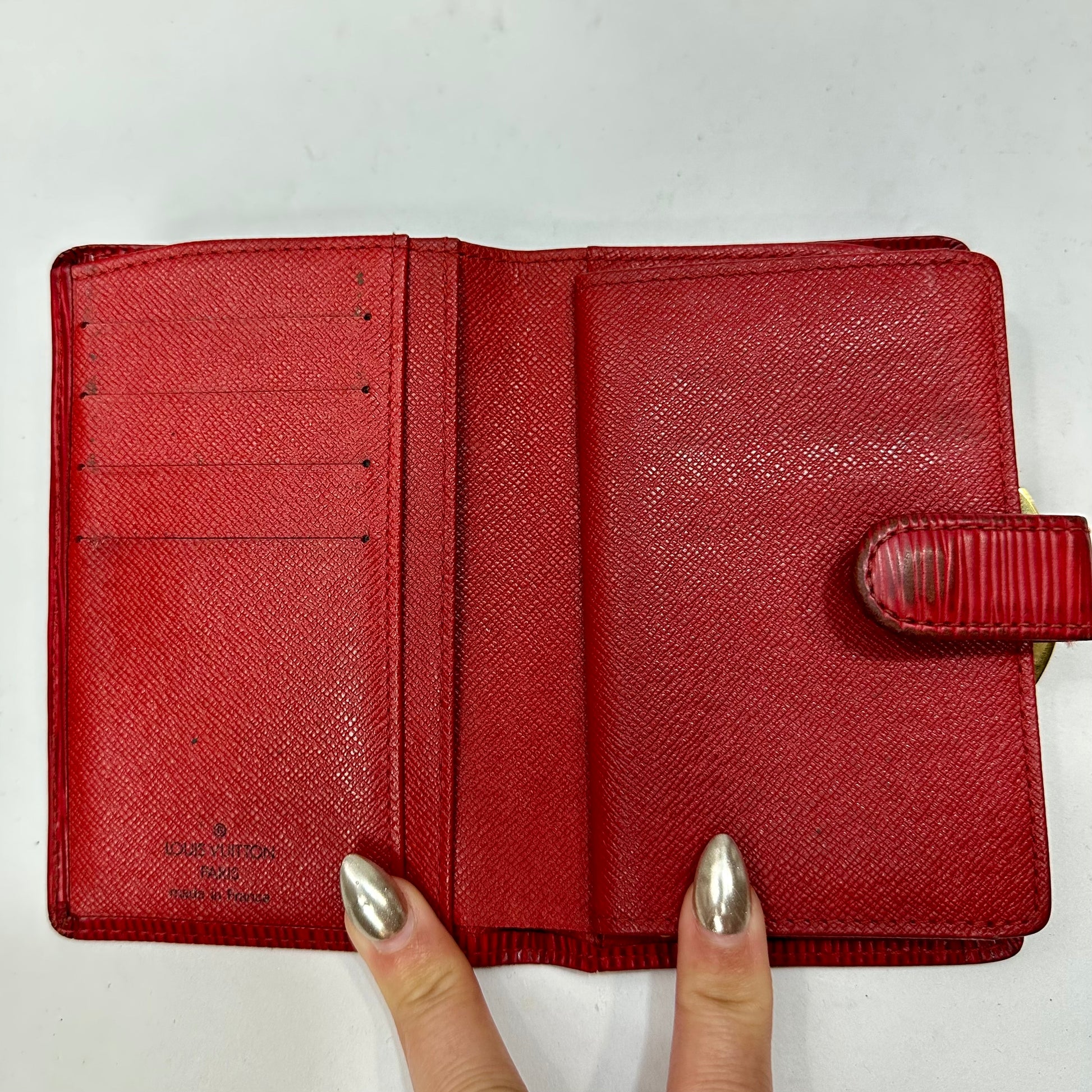 Vintage Louis Vuitton Red Epi Leather Portefeuille Vienoise Wallet – 18th  Street Vintage Chicago