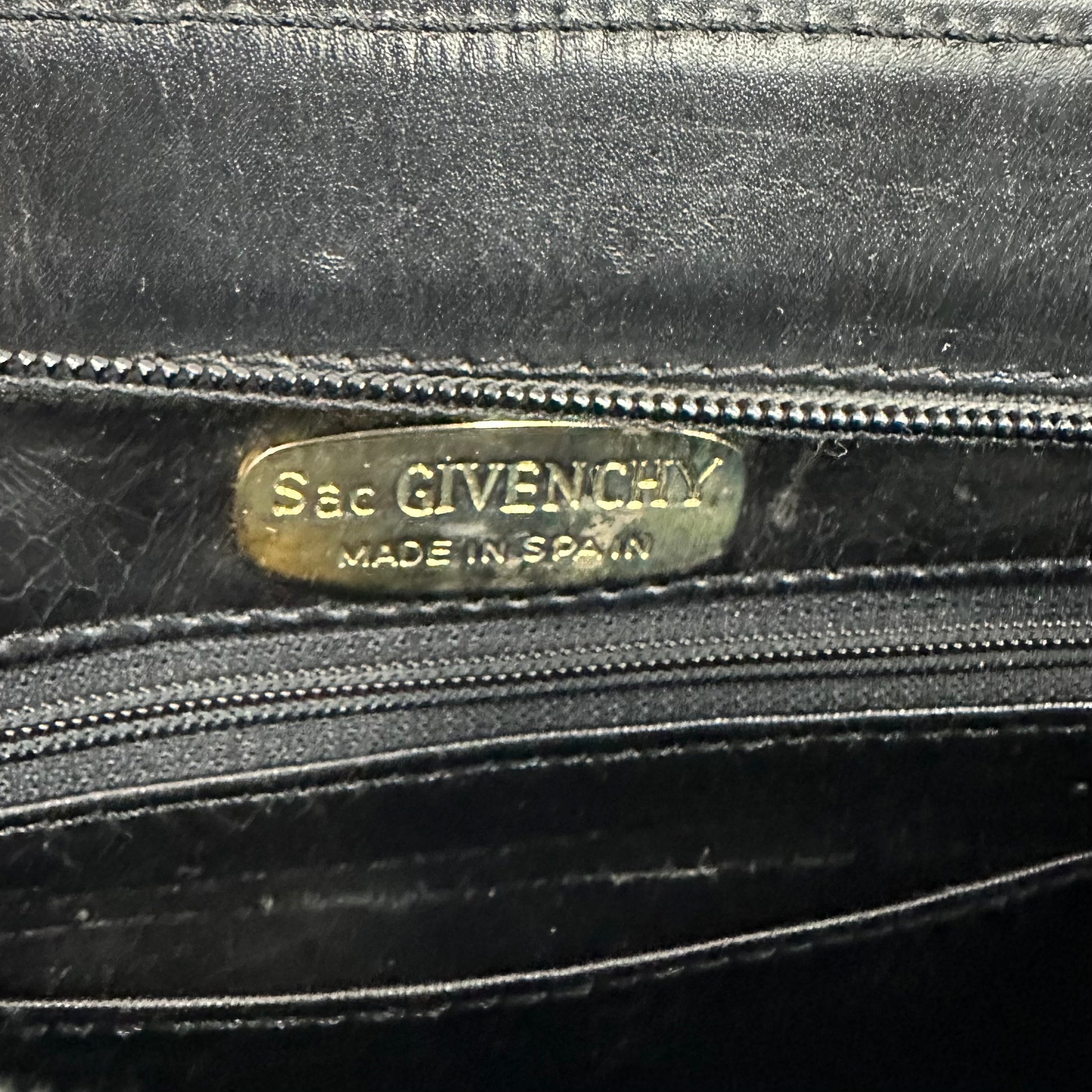Vintage Sac Givenchy Anagram Black Leather Clutch – 18th Street
