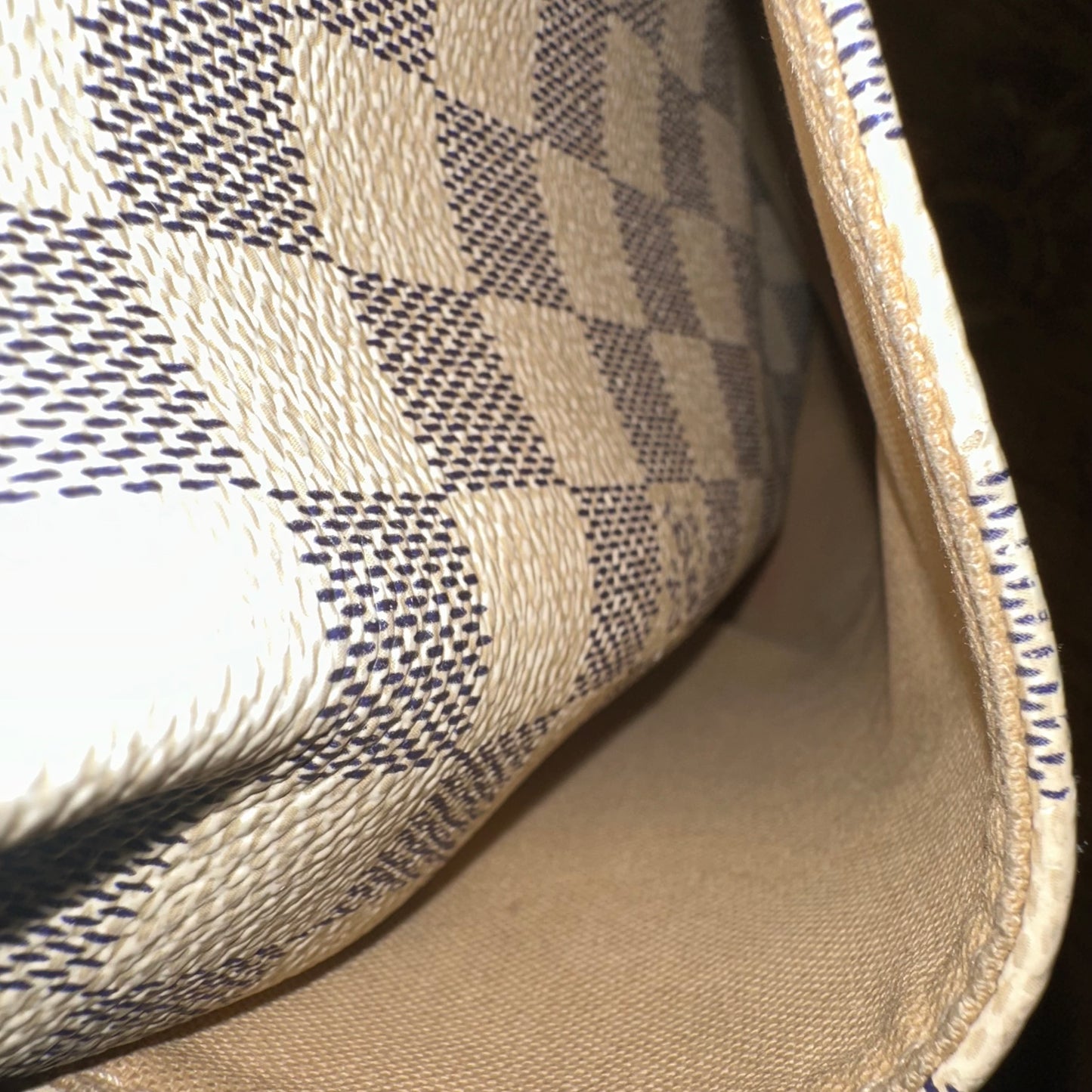 Louis Vuitton Damier Azur Totally MM Tote Bag