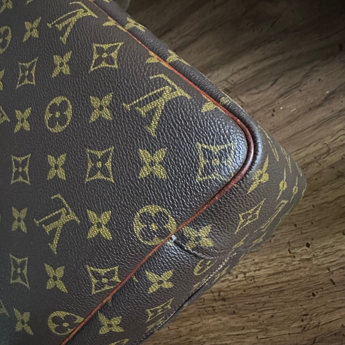 Vintage Louis Vuitton Deauville Bag