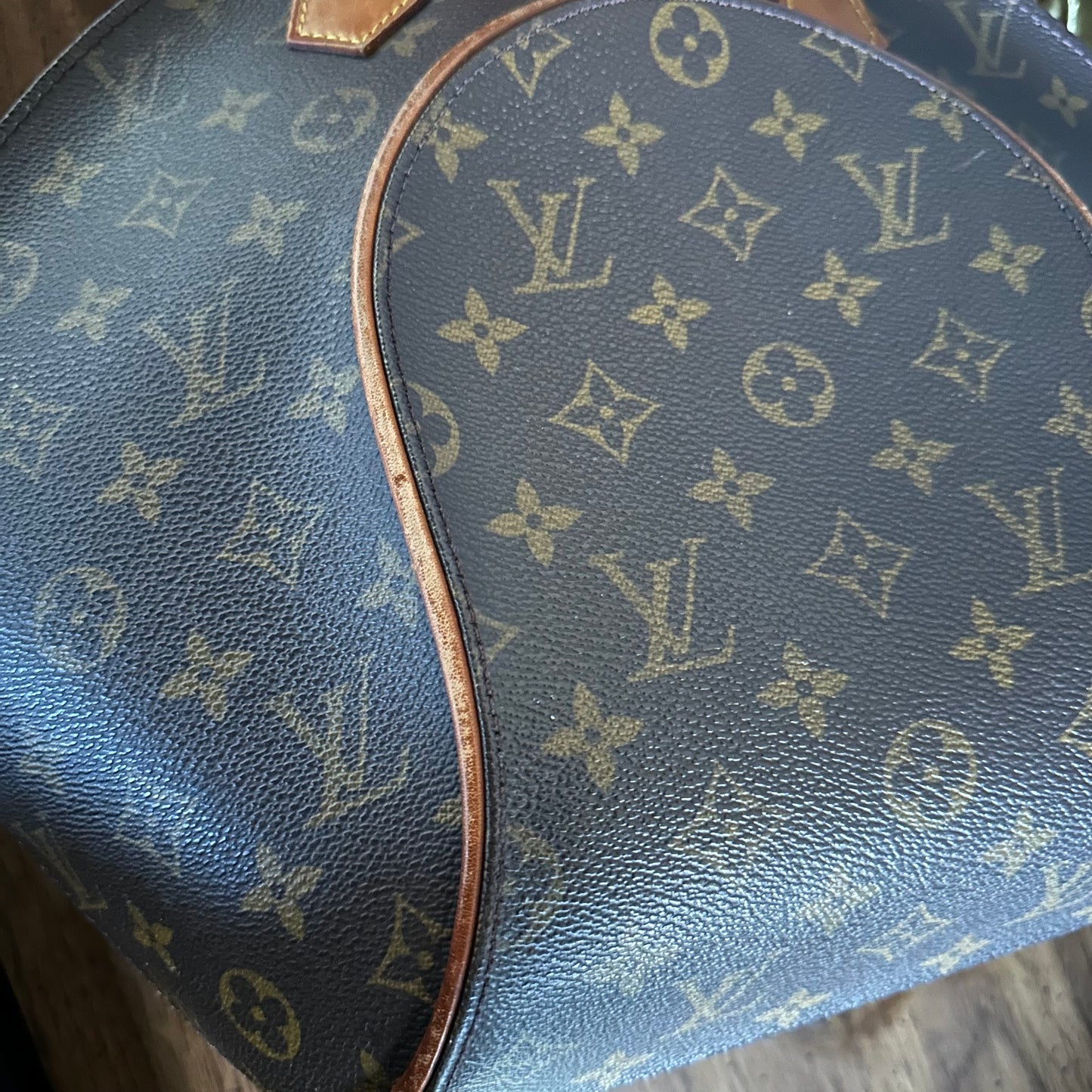 Vintage Louis Vuitton 1998 Monogram Ellipse MM Bag