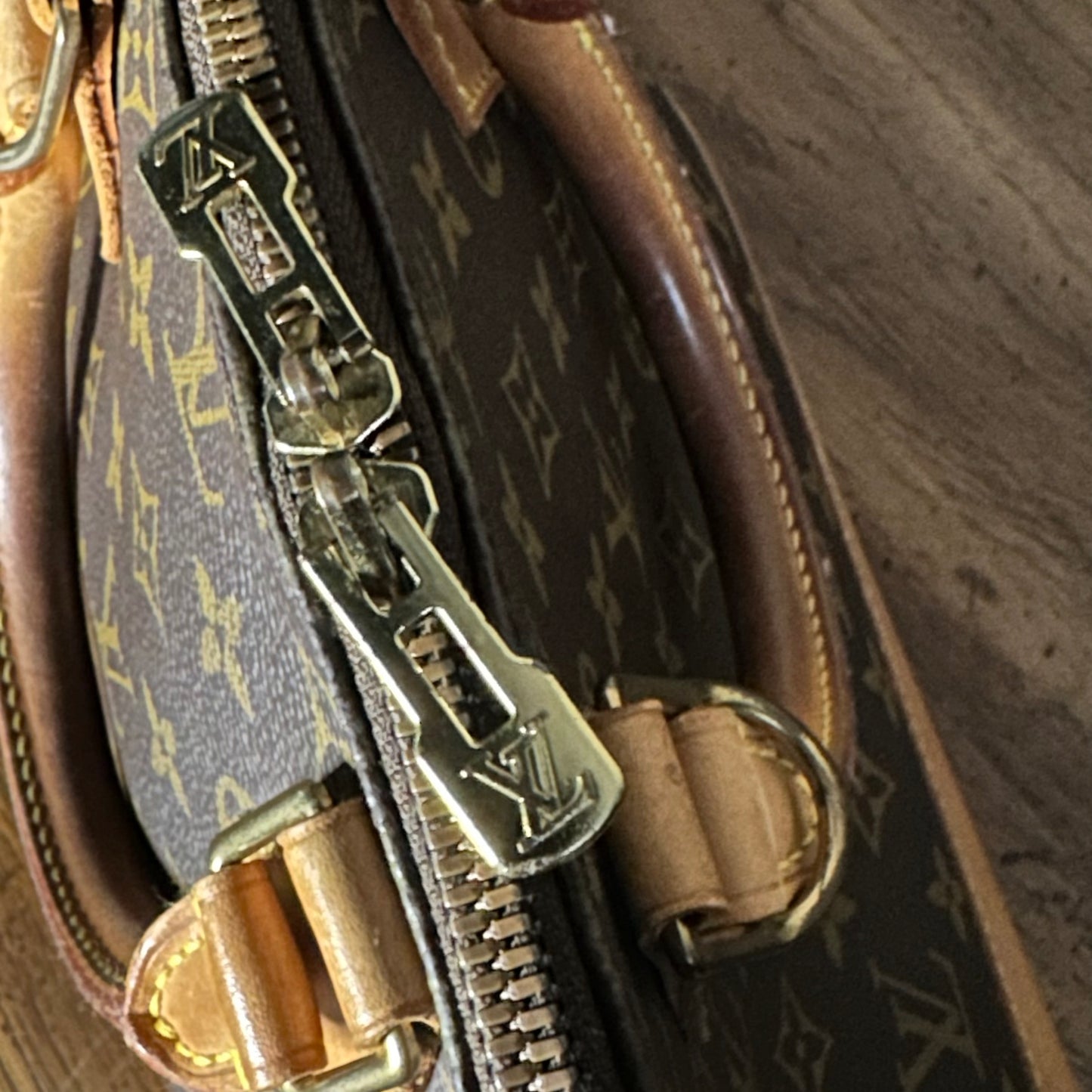 Vintage Louis Vuitton 1996 Monogram Alma PM Bag